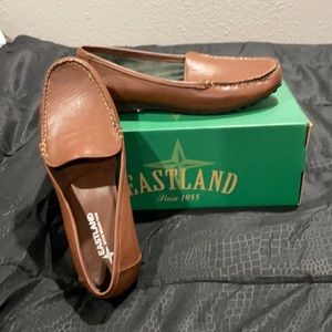 Eastland women loafers, tan color size 9
